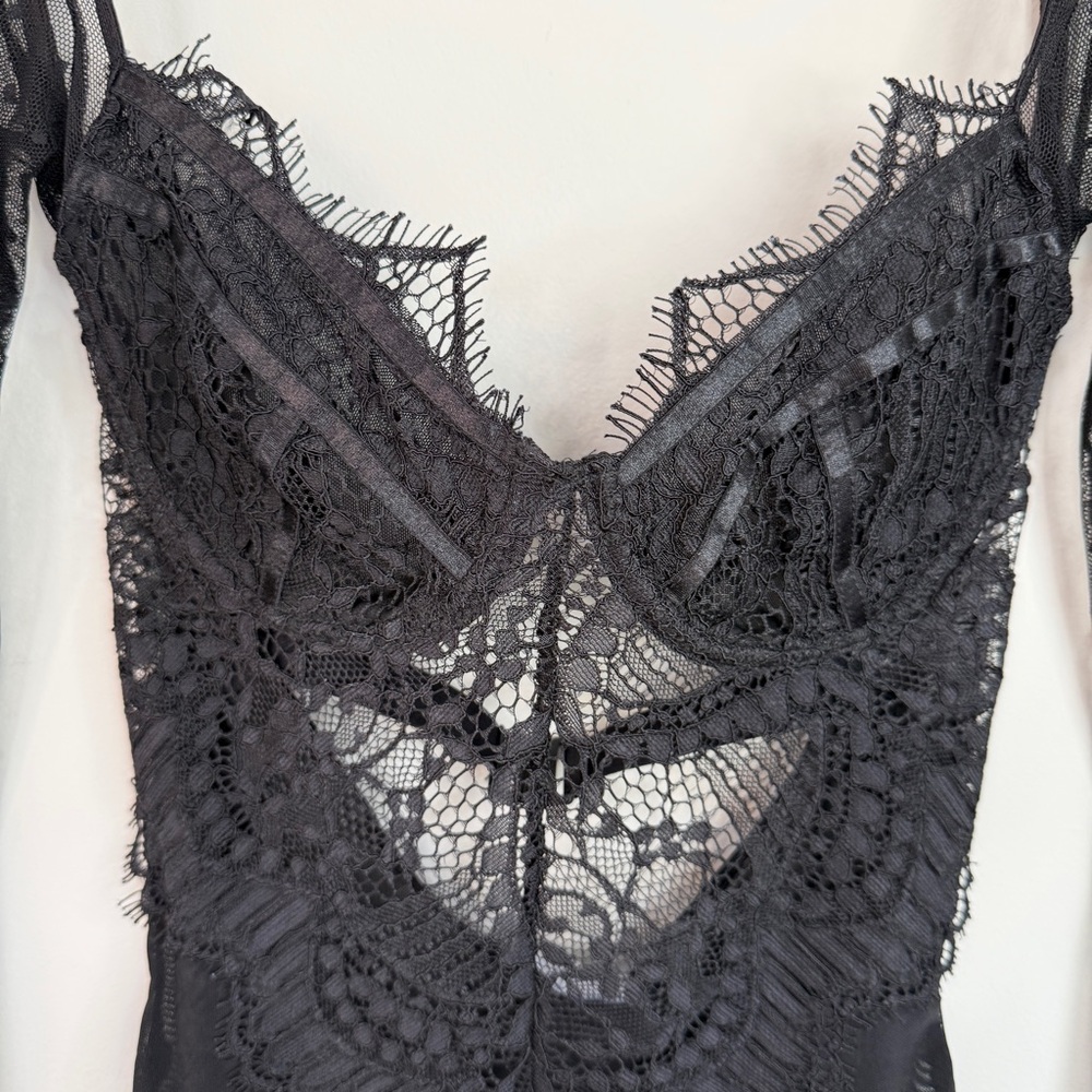 Bardot Farrah Lace Bodysuit in Black Size Medium NEW with Tags - Picture 9 of 16